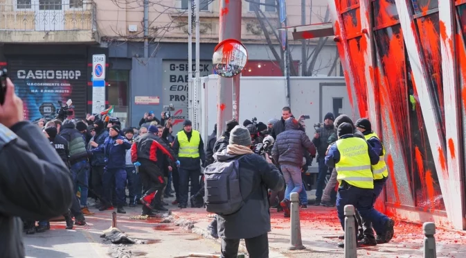 Задържаните за вандализъм на протеста срещу еврото окончателно остават в ареста