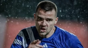 Веласкес не запълни групата срещу Славия, НО Алекс Колев се завръща за Левски