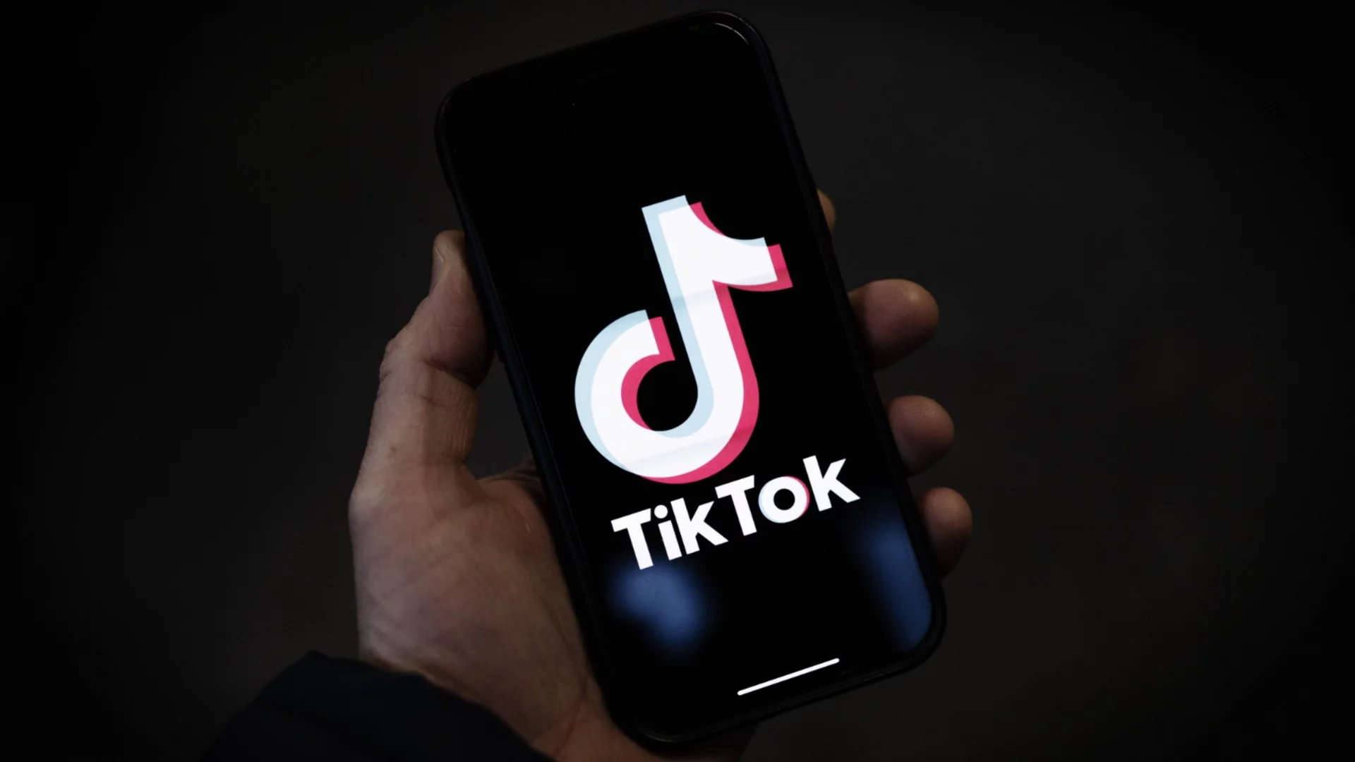 САЩ преговаря за продажбата на TikTok