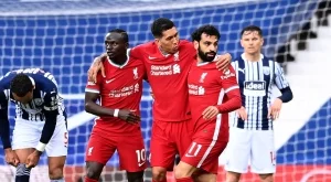 Тийнейджърка роди дете на шампион с Ливърпул