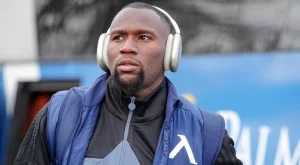 Мустафа Сангаре пропътува огромно разстояние, за да се изгаврят с него в Африка