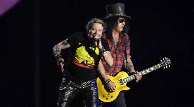 Guns N' Roses се разделят с емблематичен член на групата, какво става с концерта им в София?