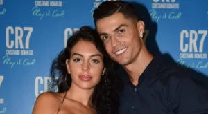 Джорджина станала обект на подигравки, защото Кристиано Роналдо не и предлага брак