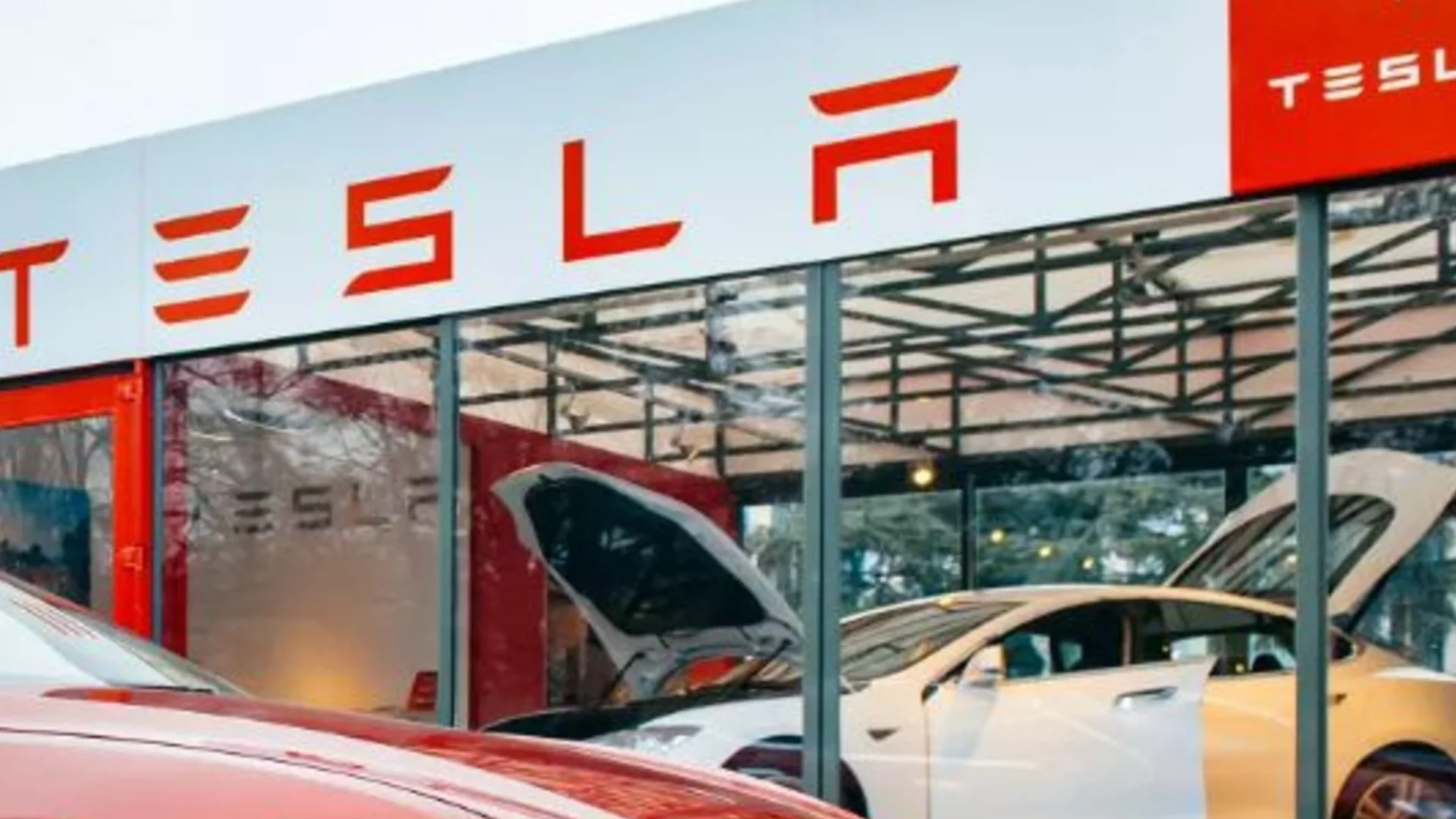 Tesla вече не е най-големият производител на електрически автомобили