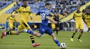 По два гола, две греди и няколко сигнални ракети между Левски и Ботев Пловдив (ВИДЕО)