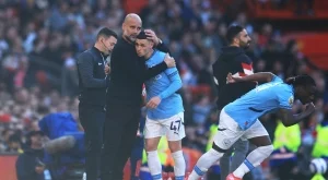 Псуват майката на негов играч, той напада фенове: Нямат класа, трябва да се срамуват!