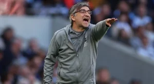 "Сбогом на най-лошия треньор в историята на Висшата лига"