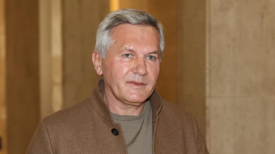 Папазки вади по 200 000 на месец за специалиста, който ще се справи по-добре от Томаш