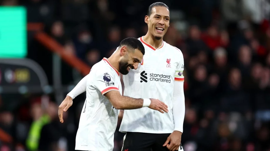 Ливърпул трупа преднина за титлата, Тотнъм със срамна загуба