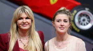 Коя е жената, от която зависи животът на Михаел Шумахер?