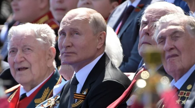 Бум, тряс, прас: Путин получи взривяващо предупреждение за парада на 9 май на Червения площад (ВИДЕО)