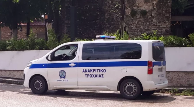 Домашно насилие на Великден: Мъж влачи жена си за косата около трапезата