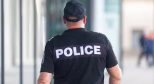 Футболист се криел под леглото, докато отвличали жената и детето му