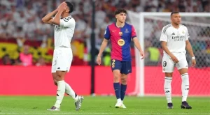 БРУТАЛНИЯТ и скандален момент на Барселона - Реал Мадрид, който всички пропуснаха
