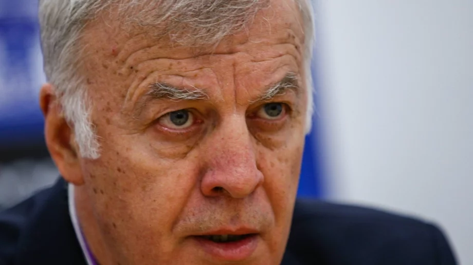 Спешна среща на "Герена"! Кои са трите групички, които цепят отбора?