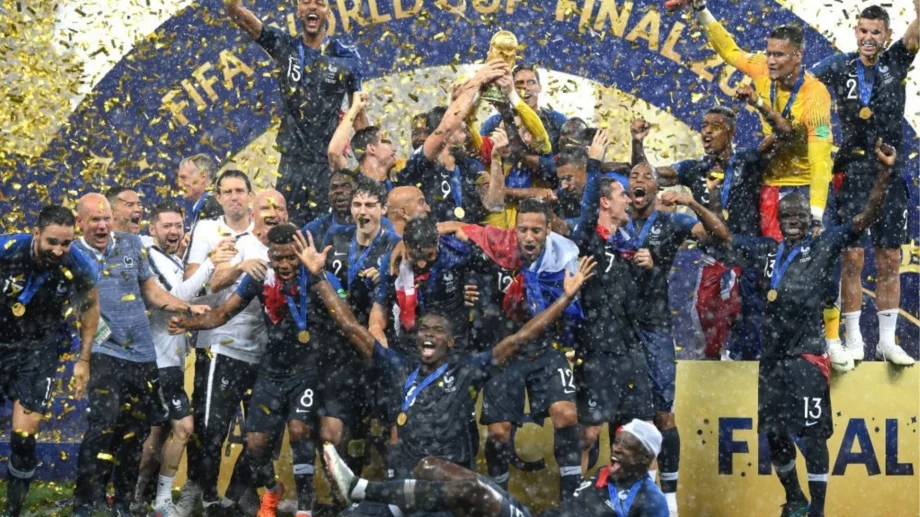 Прокуден световен шампион с Франция пред много изненадващ трансфер