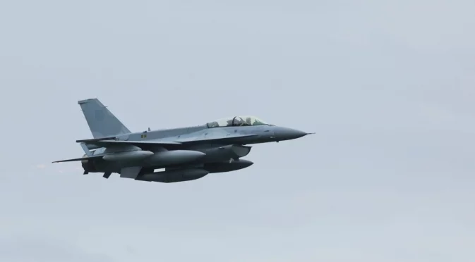 "Счупен" ли е изтребителят F-16: Говори командирът на ВВС (ВИДЕО)