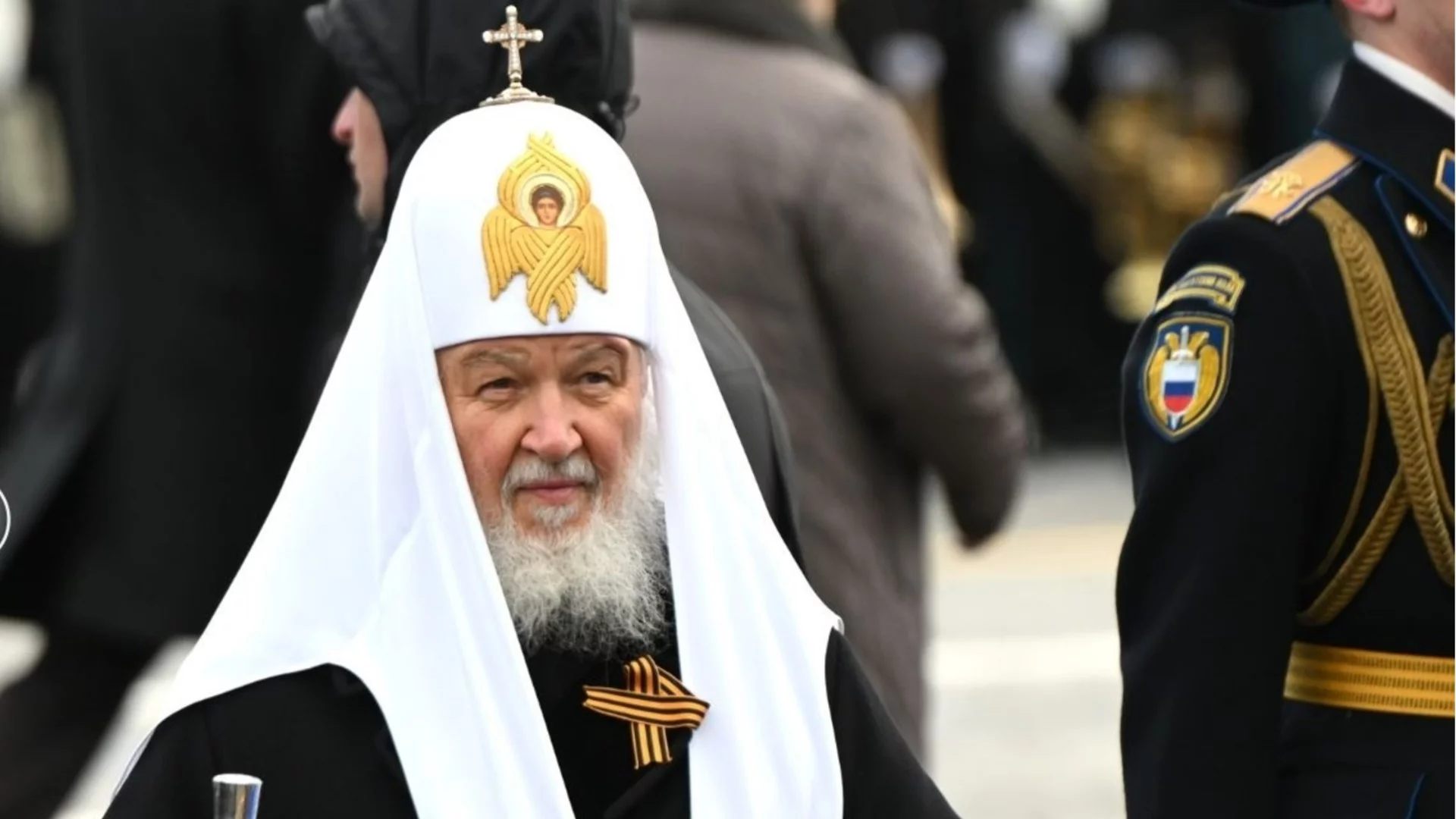 Майбах за патриарха, но Хюндай за папата