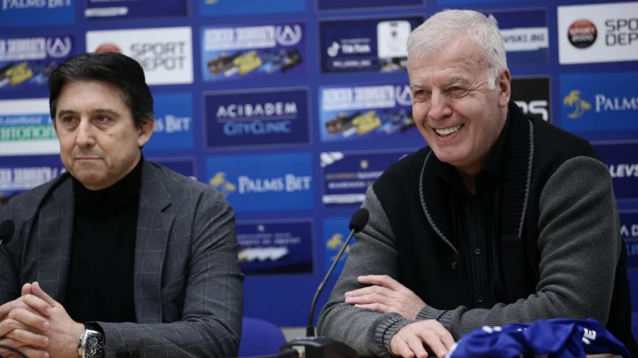 Получават 4 милиона, а го взеха без пари: Сираков прави Левски богат