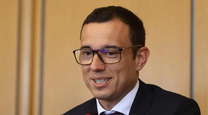 Не съм послушко и това дразни много хора: Васил Терзиев за проблемите на София