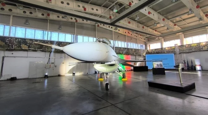 F-16 е много хубав, но договорът е порочен: Говори военен експерт
