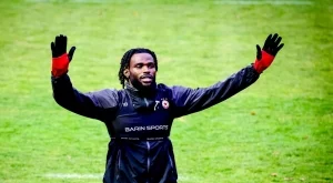 Годуин Коялипу герой за Ланс при сензационна победа