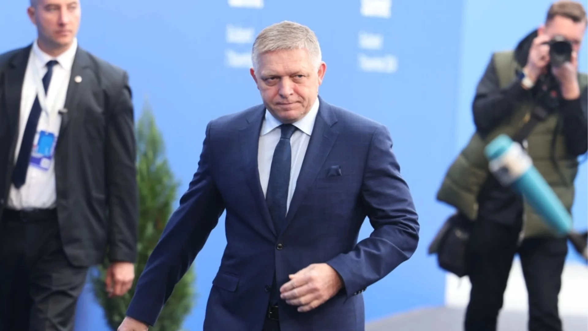 Украйна призова Фицо да се събуди и да признае кой иска война: "В Москва ще маршируват военнопрестъпници"