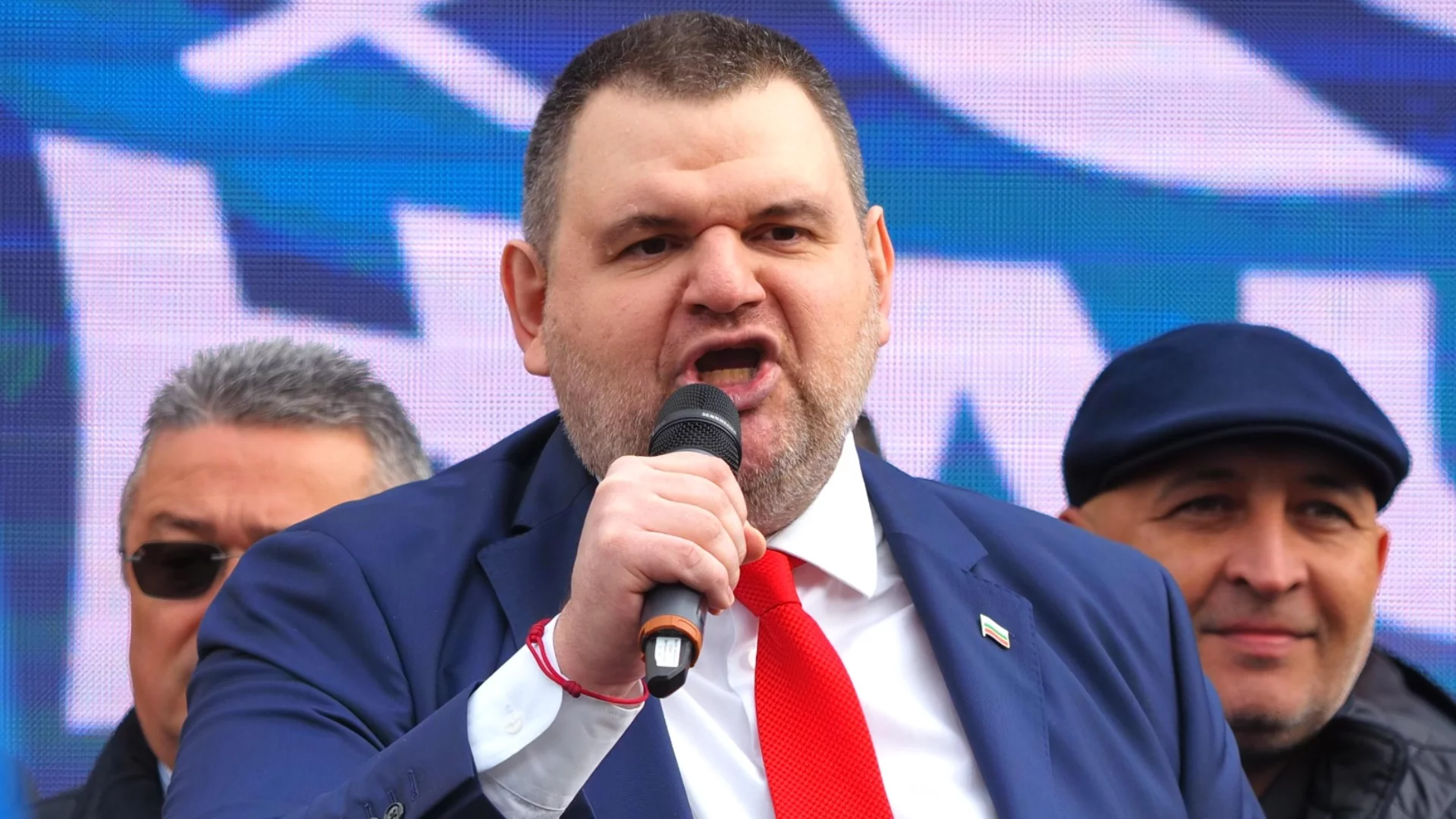 Пеевски взе на мушка и тротинетките
