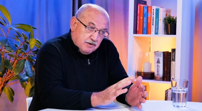 Не сте ни нужни вече, работите само за вас, за вашето гърло и вашия джоб