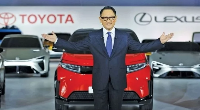 Защо Toyota залага на хибриди, а не на електромобили?