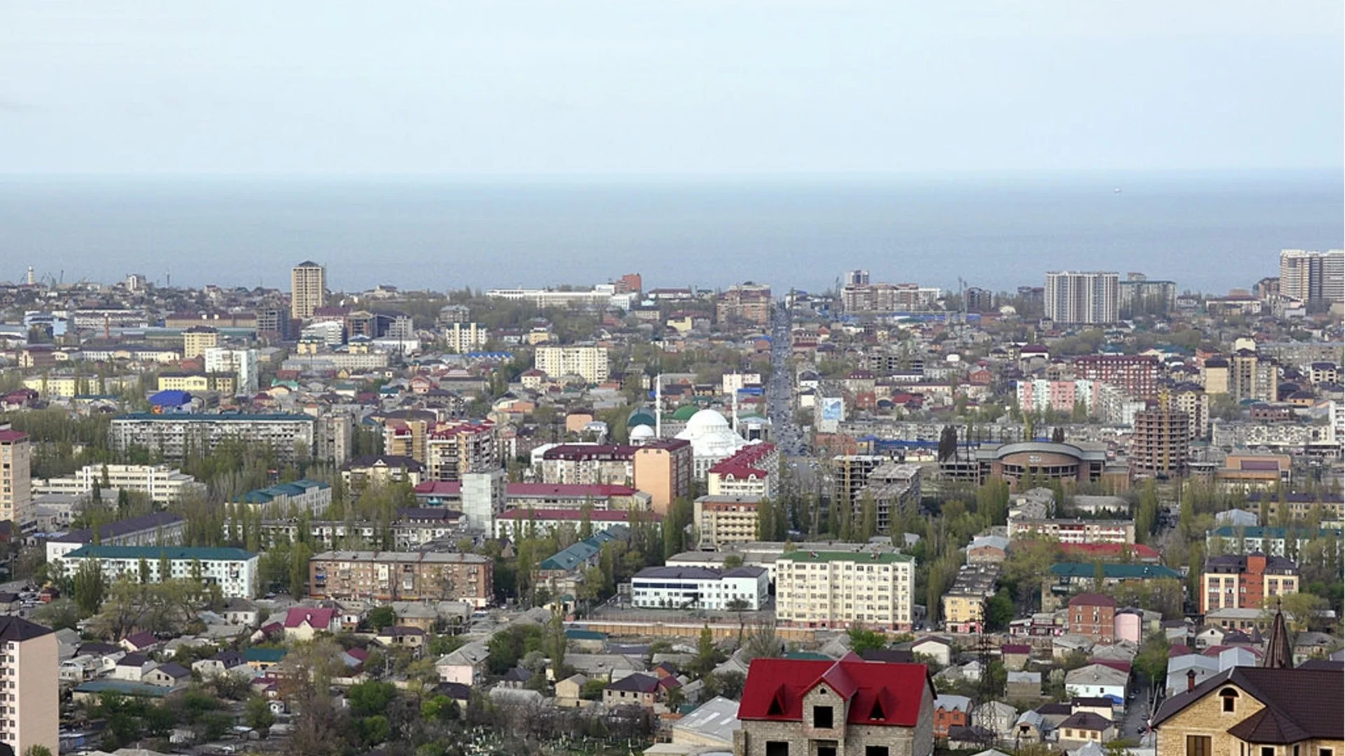 Година след атаката в Дагестан: Въоръжени нападатели убиха полицаи в Махачкала (ВИДЕО)