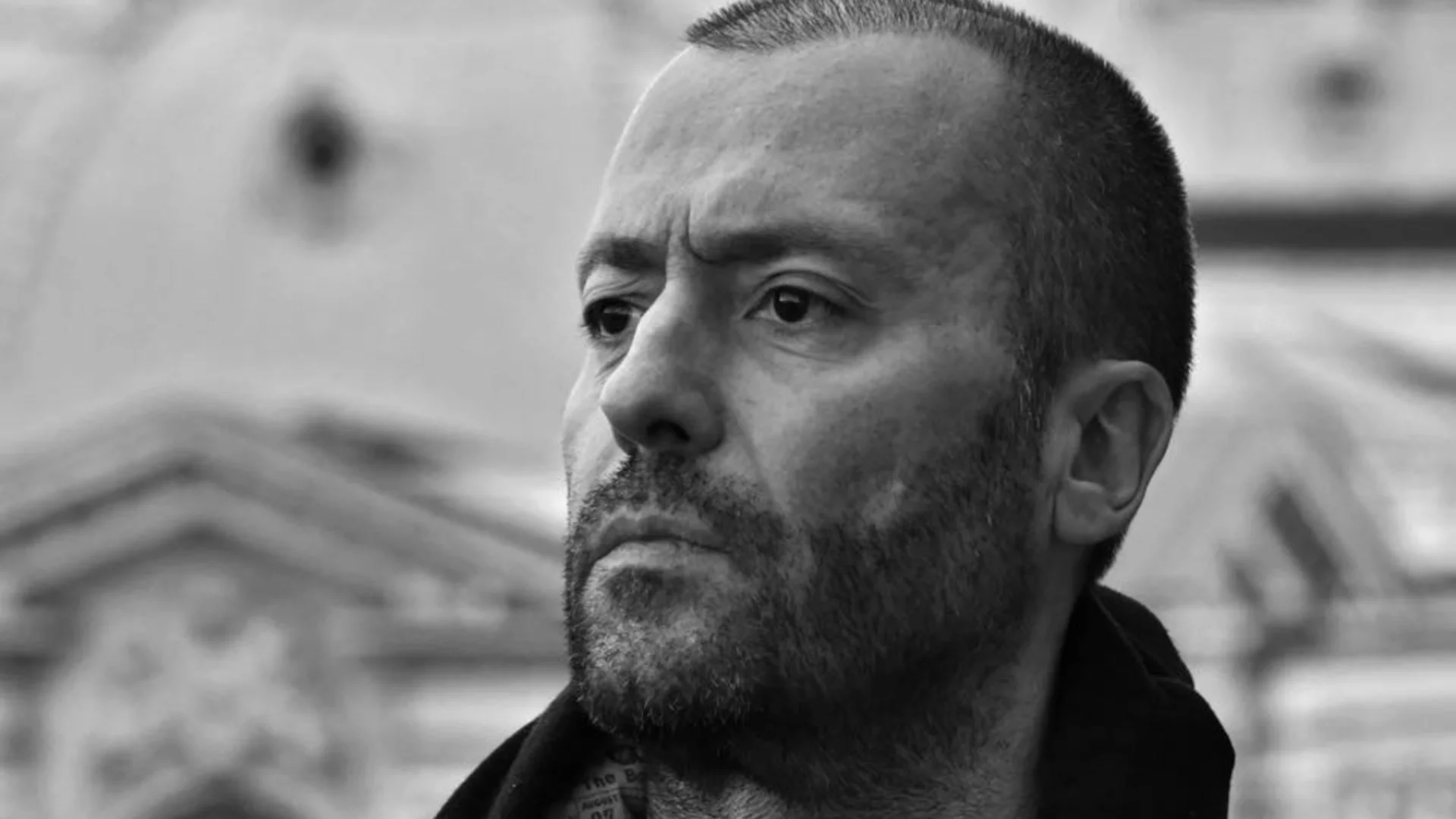Ивайло Цветков - Нойзи изяде тревата на "Стамфорд Бридж" по време на живо предаване (ВИДЕО)