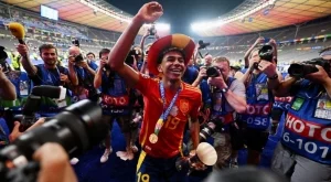 Синът на зидар и сервитьорка е фаворит за "Златната топка"