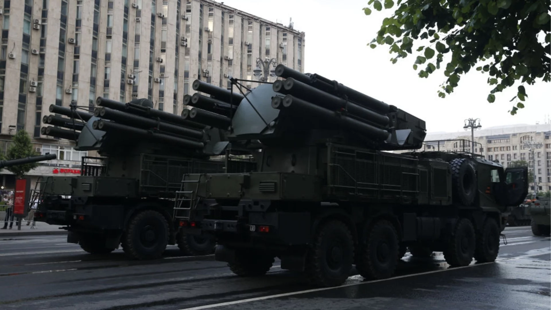 НА ЖИВО: Кризата в Украйна, 05.05.25 - Стотици единици ПВО пазят парада на Червения площад в Москва?