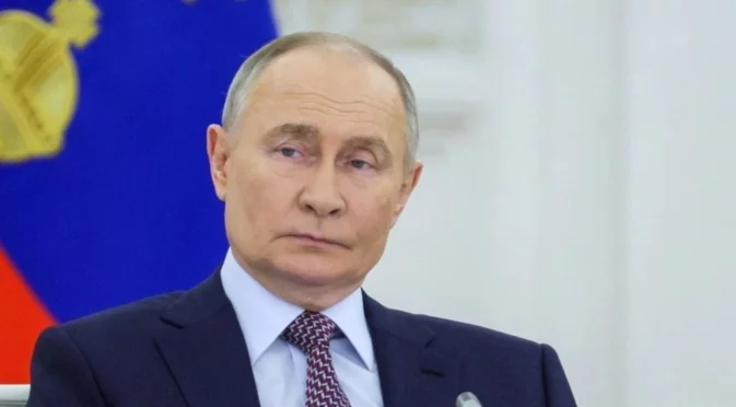 Преди 25 години: НАТО не ни дразни, Русия има нужда от силна Украйна. Как се променяше реториката на Путин