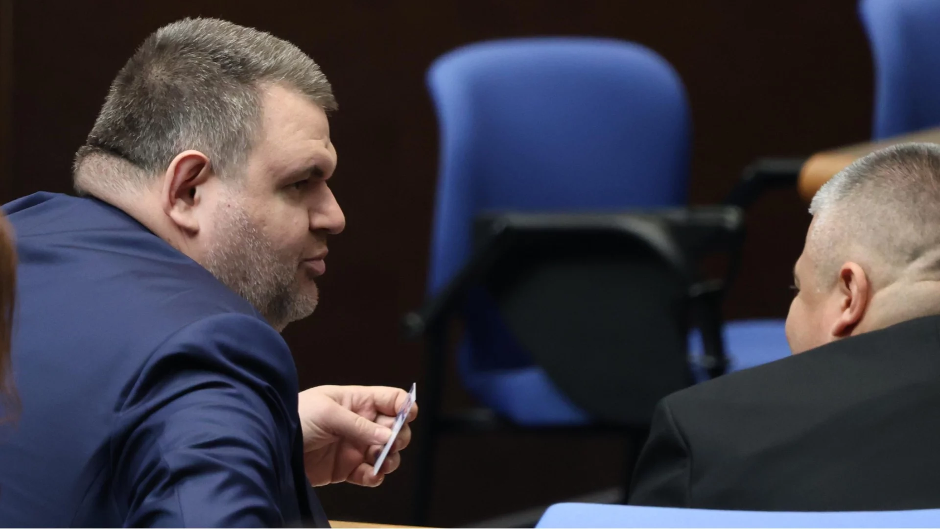 Пеевски и управляващите правят всичко възможно, за да скрият темата с контрабандата и ГДБОП