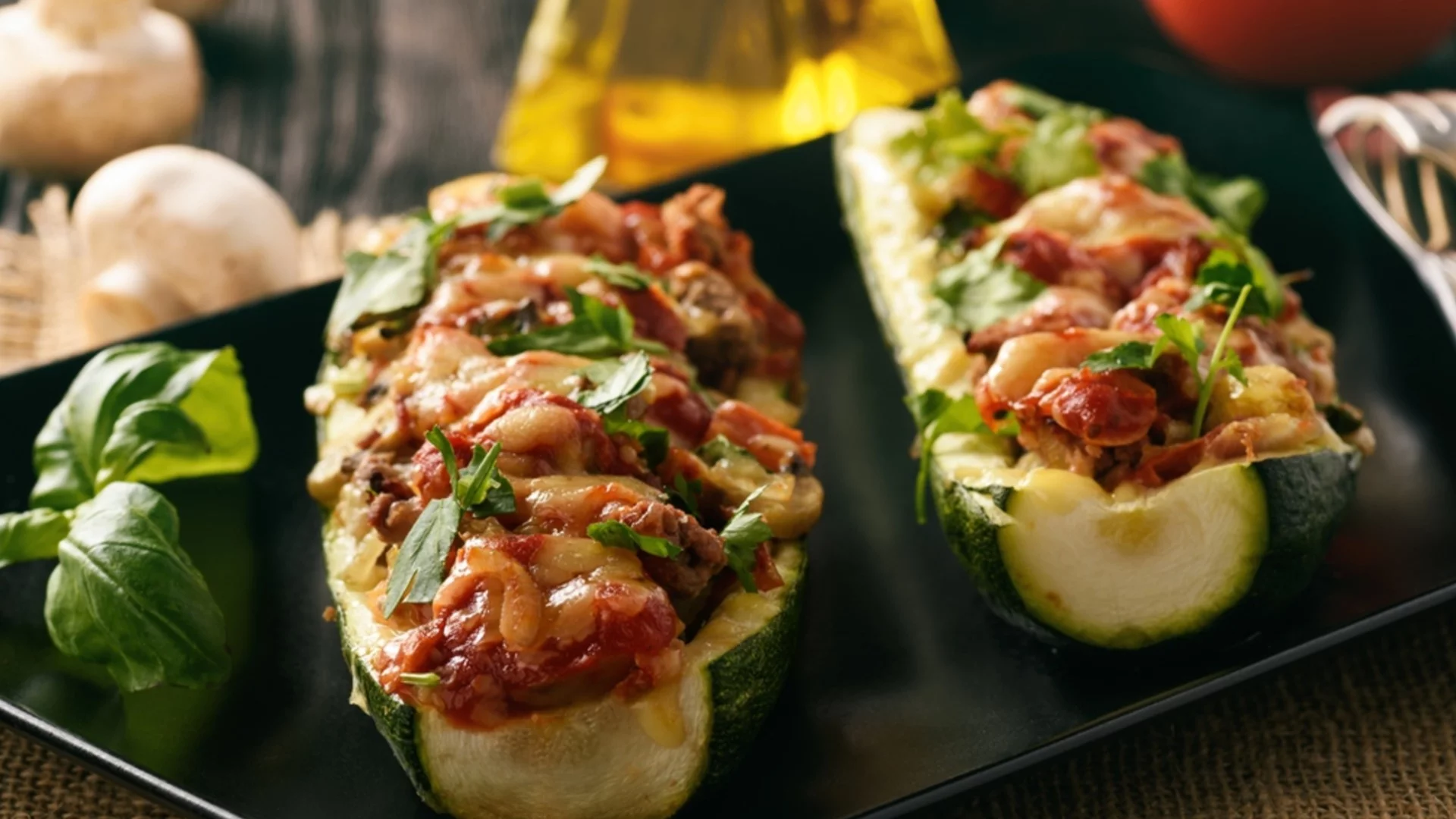 Пълнени тиквички с кайма и ориз: Вкусът им е досущ като тези на баба
