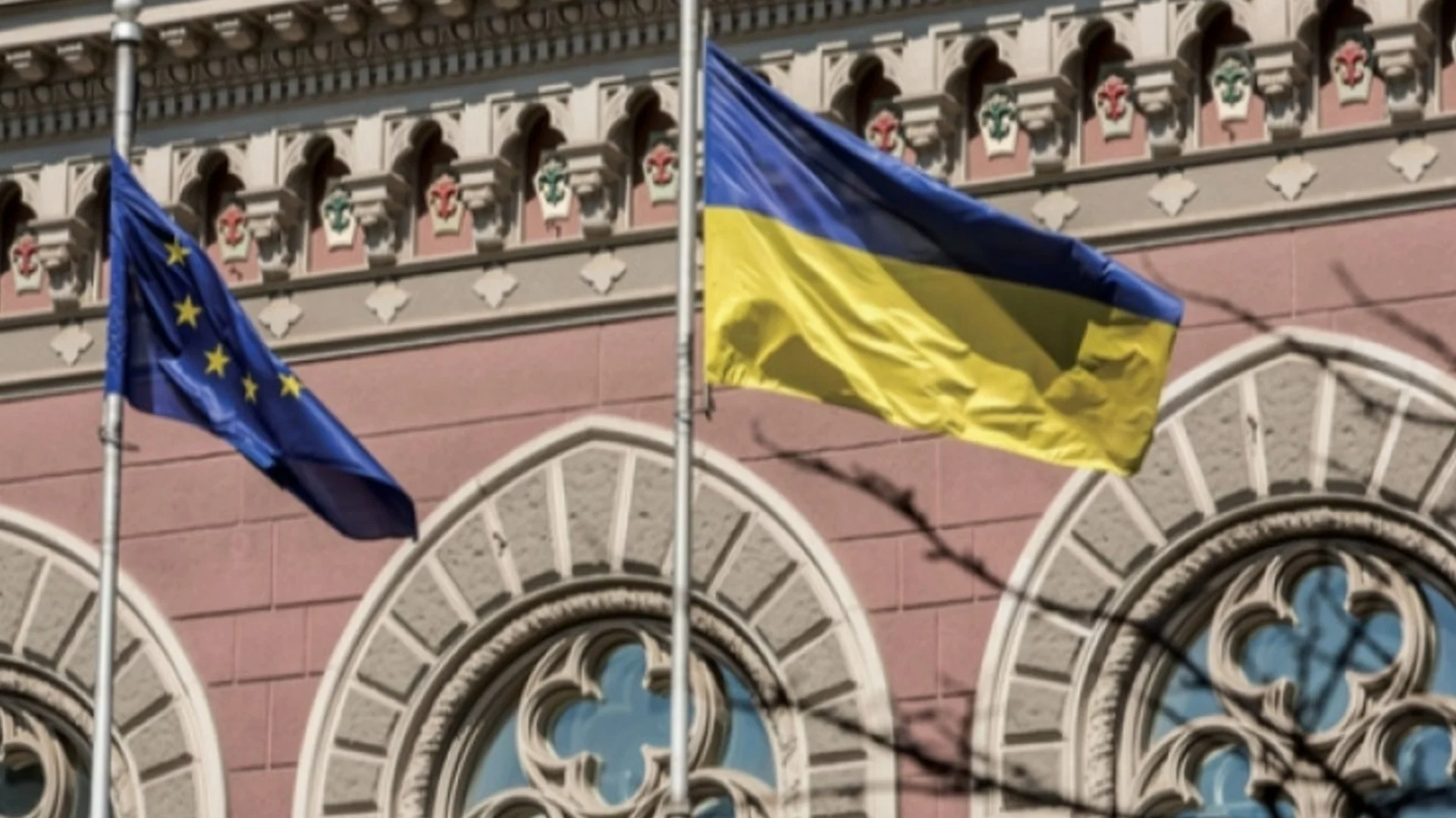 Украйна обмисля преминаване към еврото