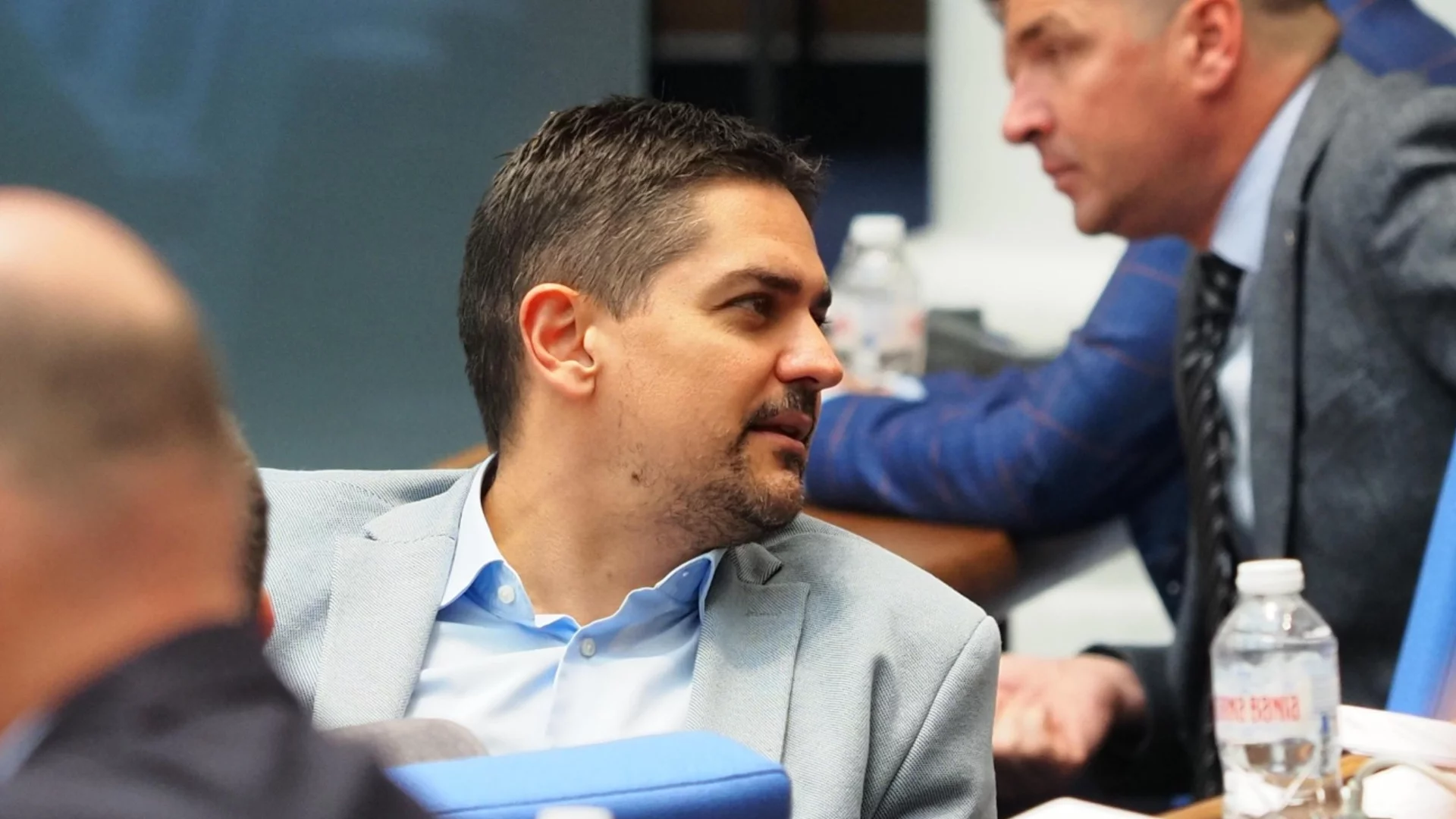 Радостин Василев: "Величие" не се справят с подготовката на вота на недоверие