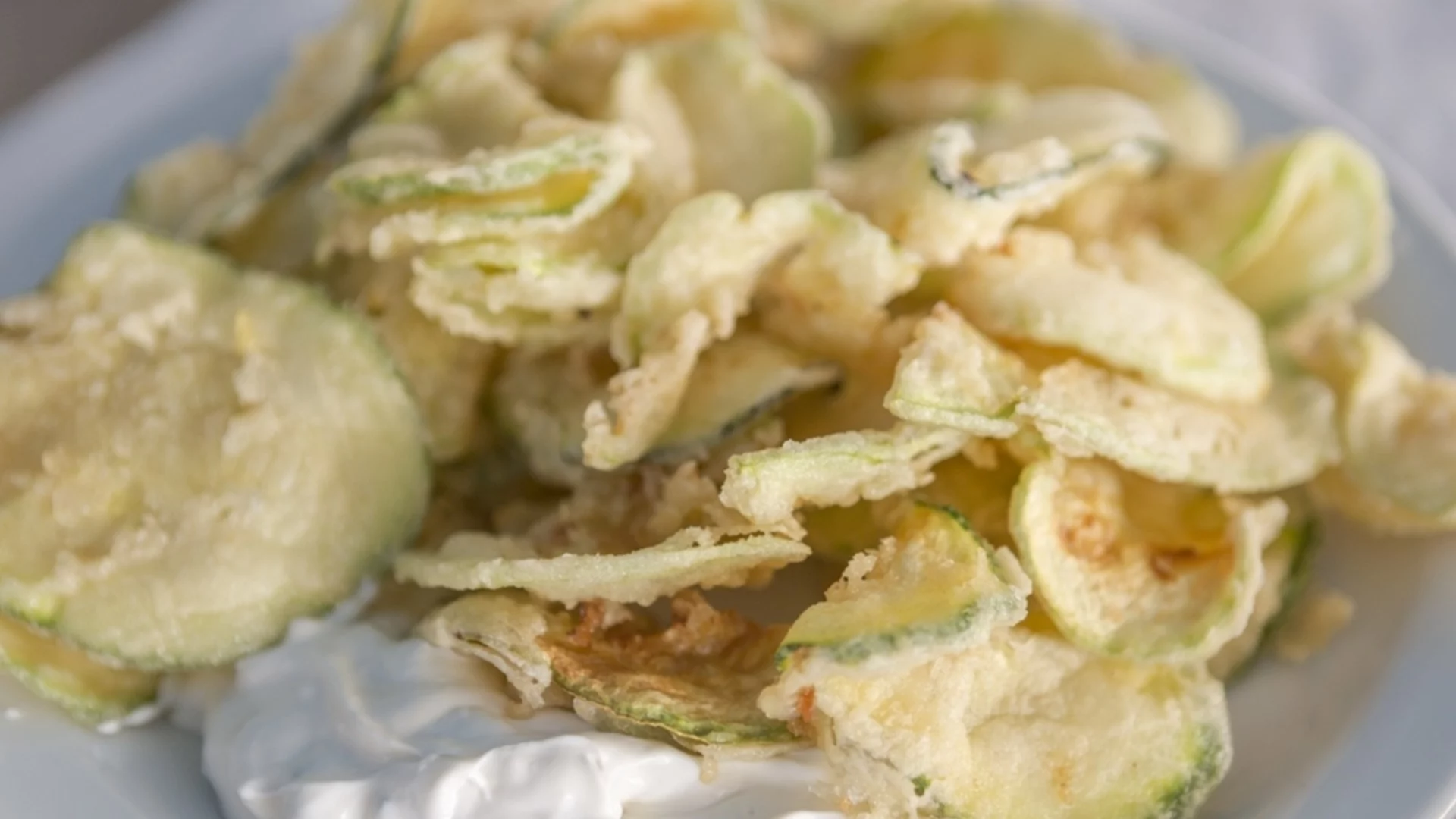 Най-вкусните пържени тиквички по гръцки се приготвят така