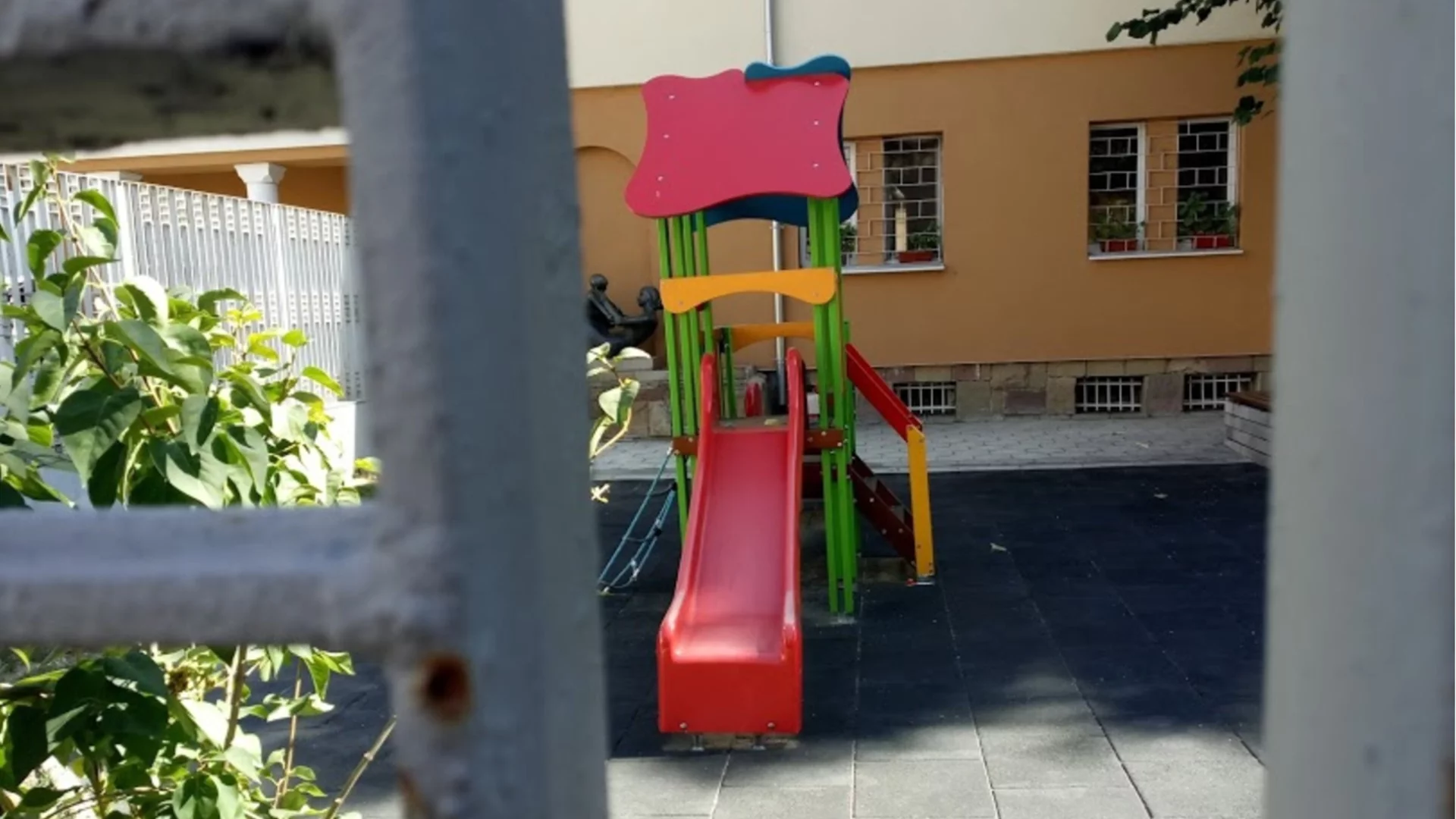 Седем деца са в болница след пиене на белина в детската градина