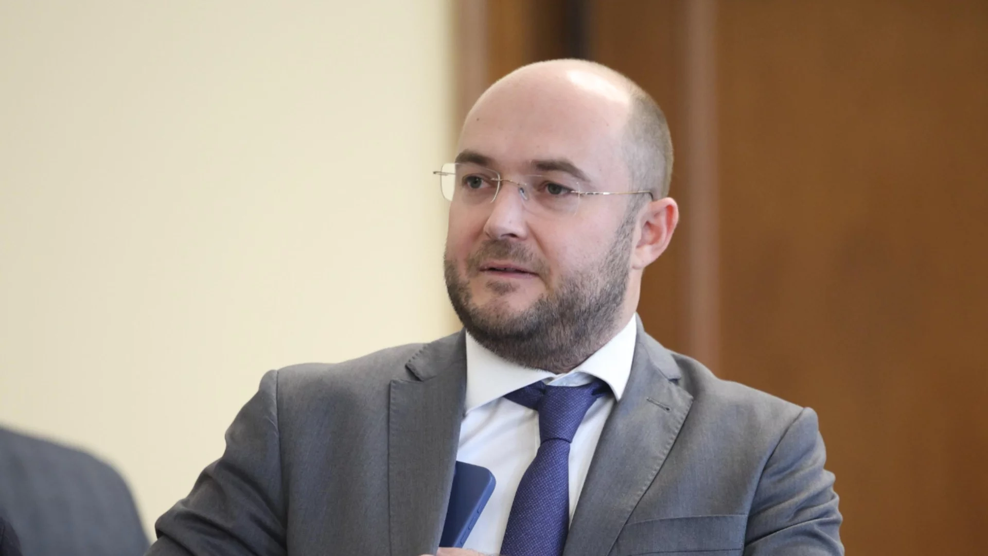Кабинетът с нова акция срещу имотната мафия: Проверяват се всички хосписи и домове за стари хора (ВИДЕО!