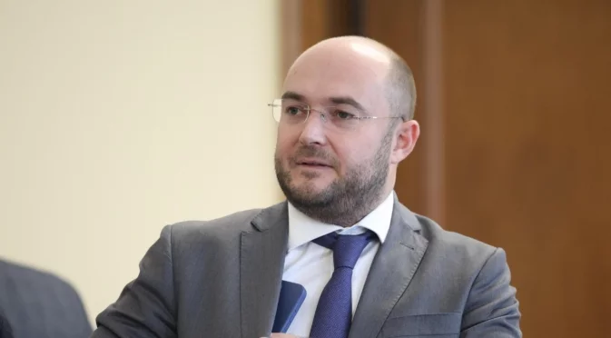 Кабинетът с нова акция срещу имотната мафия: Проверяват се всички хосписи и домове за стари хора (ВИДЕО)