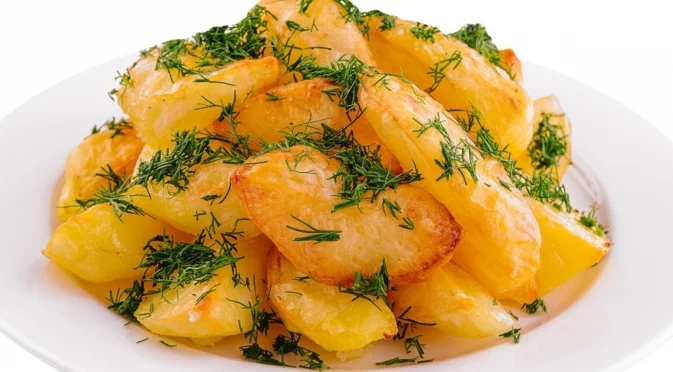 Хрупкави пържени картофки на фурна: По-вкусни и здравословни от класическите