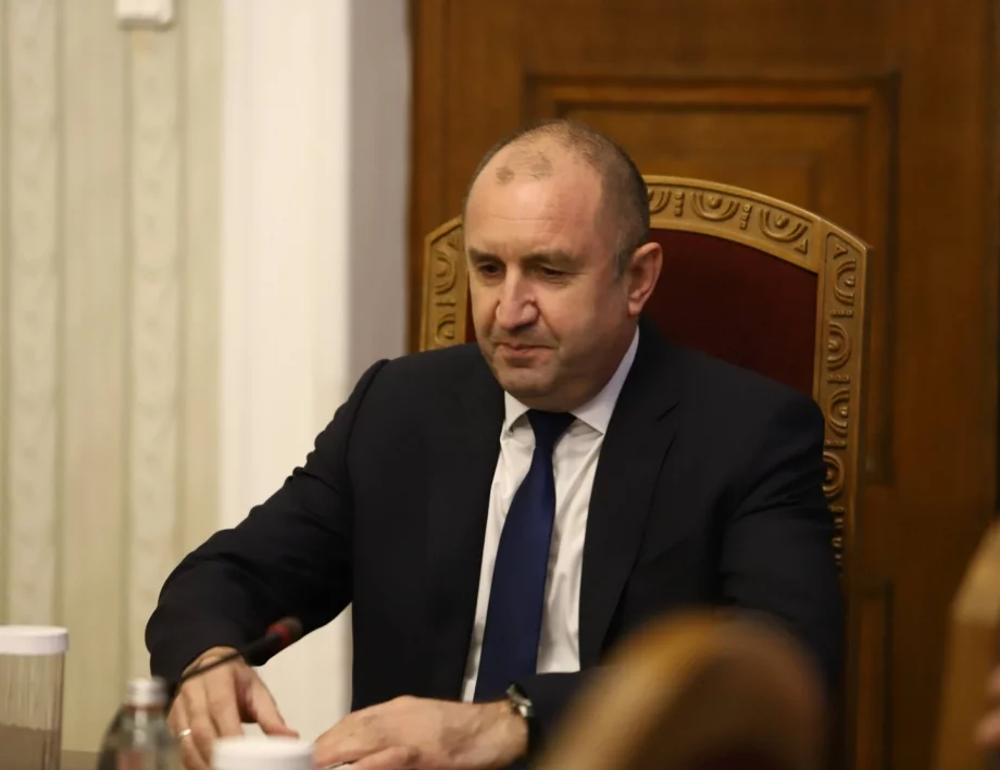 Радев през 2022 г.: Референдум за еврото е невъзможен и е против Конституцията