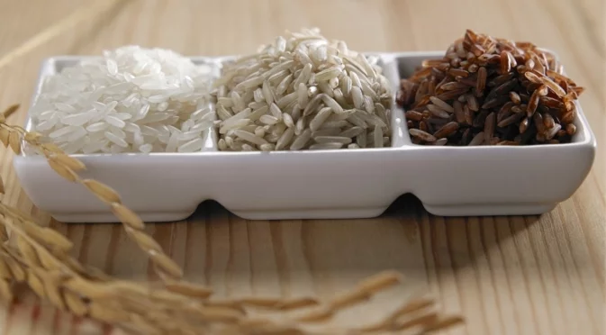 Бял и кафяв ориз: Каква е разликата и кой е по - полезен