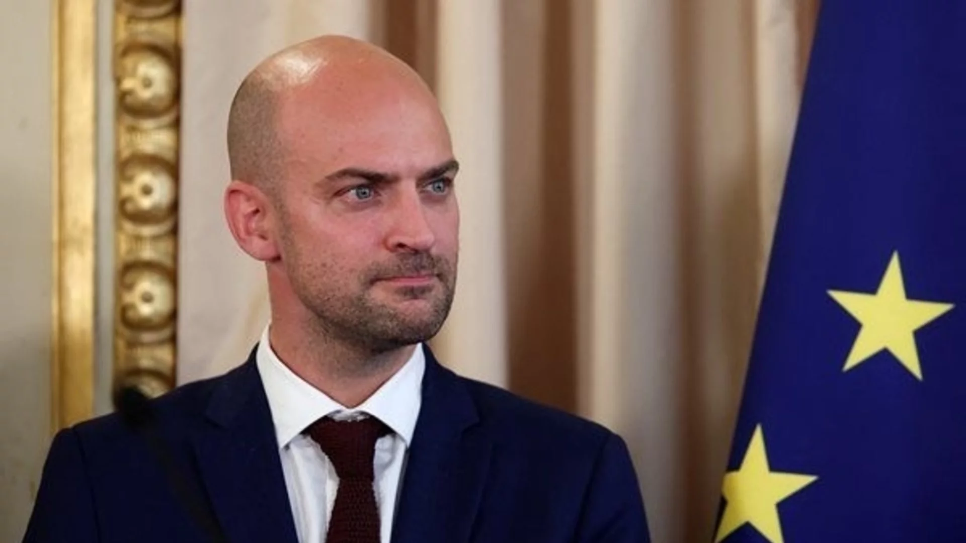 Франция: Ако няма мир, предстоят санкции срещу петролния сектор на Русия