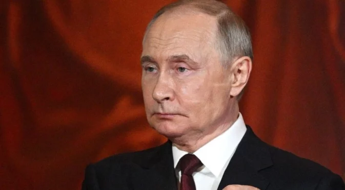 "Може би все пак е умрял?": Путин закъснява с час за обръщението си