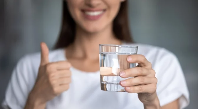 Пиете вода погрешно? Температурата й може да промени всичко