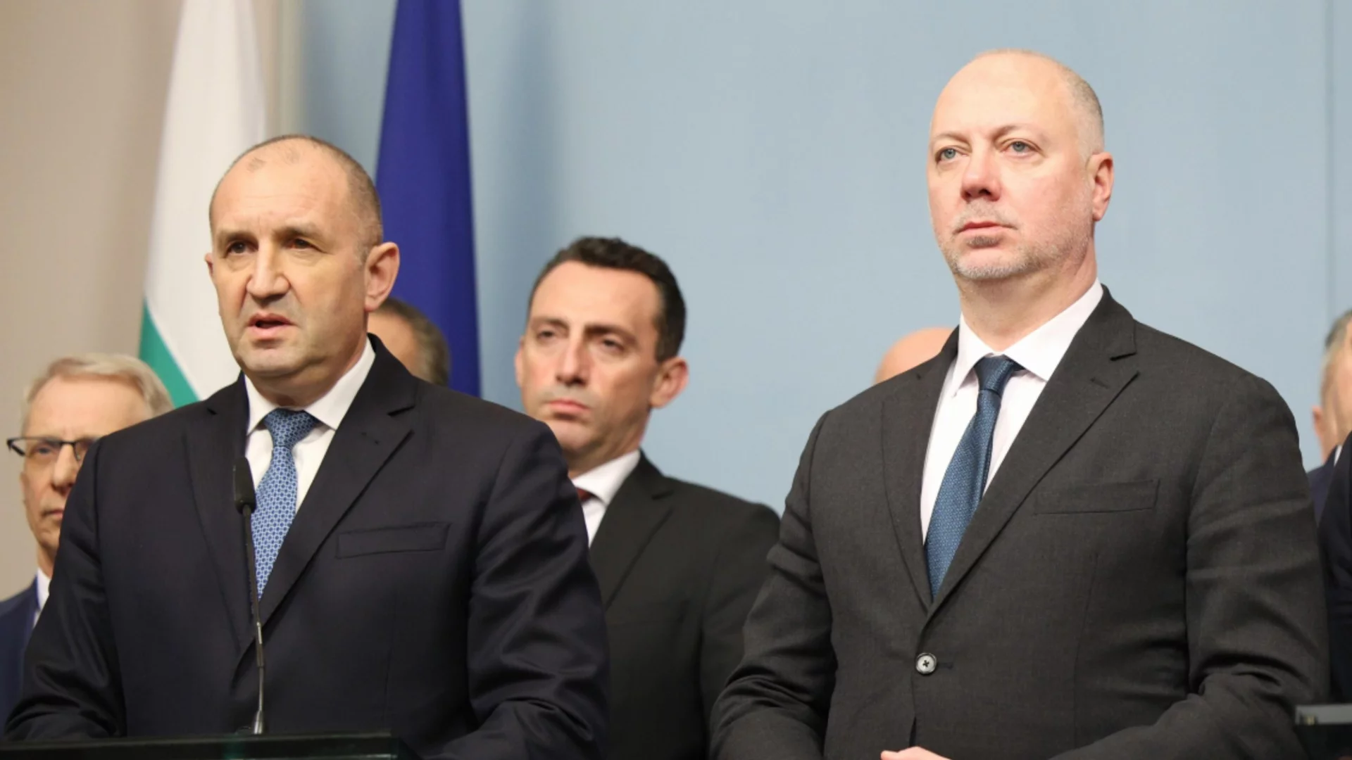 Има ли колебания? Според премиера Радев може да размисли за референдума за еврото